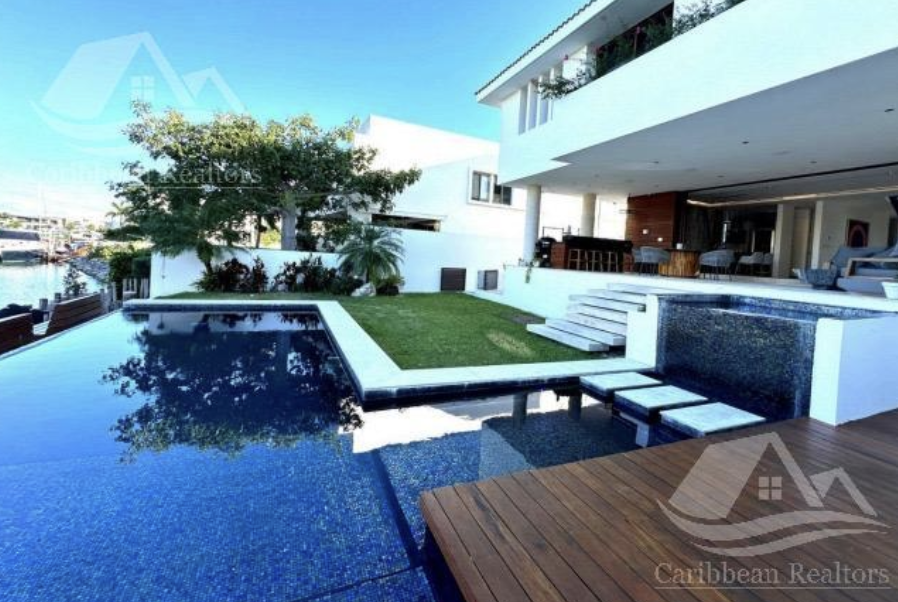Casas en venta en Puerto Cancún: exclusividad, marina y lujo residencial frente al mar